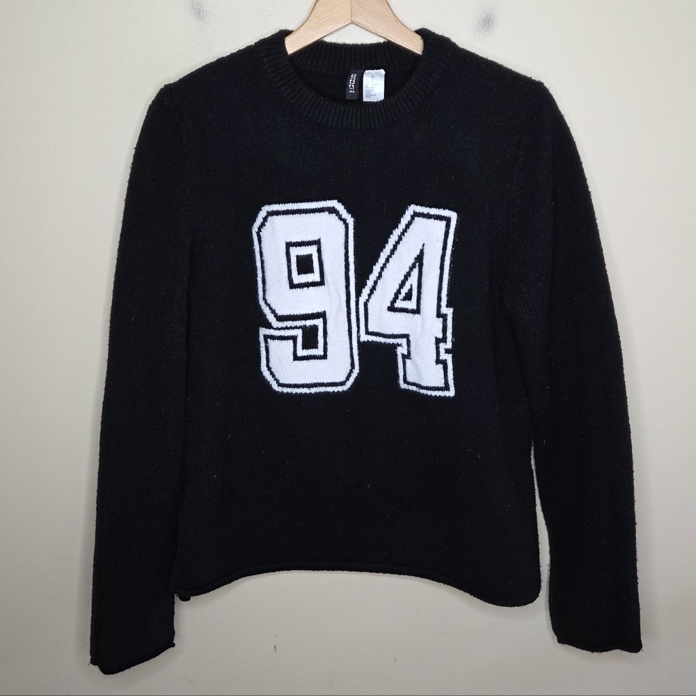 H&M Divided Black Fuzzy Knit 94 Graphic Sweater Size XS Varsity